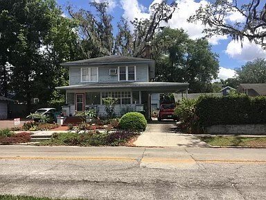 Front View-Unit 2 is on the left. - 611 Hillcrest St