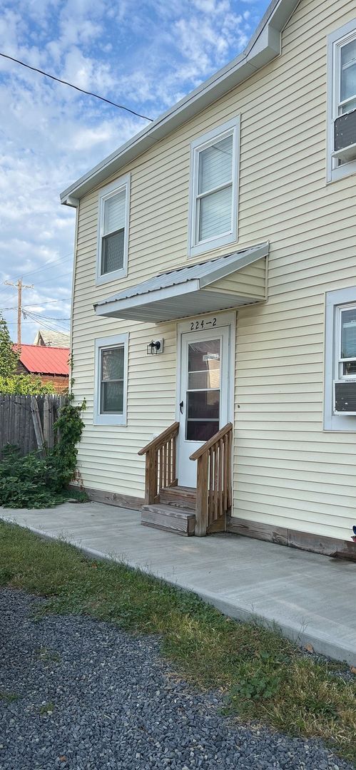 Building Photo - 224 E Middle Street