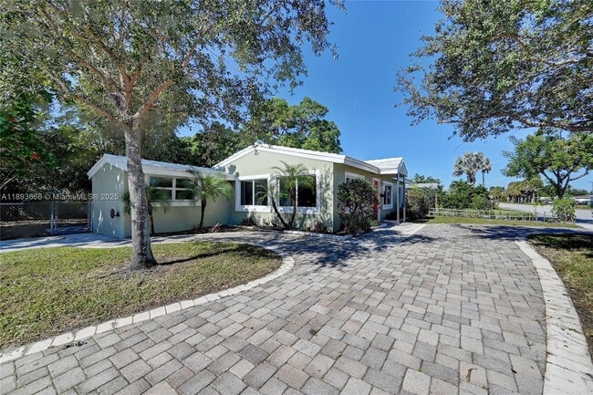 Foto del edificio - 4617 N Andrews Ave