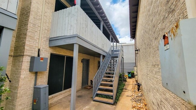 Building Photo - 4500 Sherwood Ln