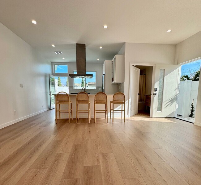 Concepto abierto - 7532 Beck Ave