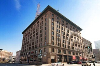 Building Photo - 915 Franklin St