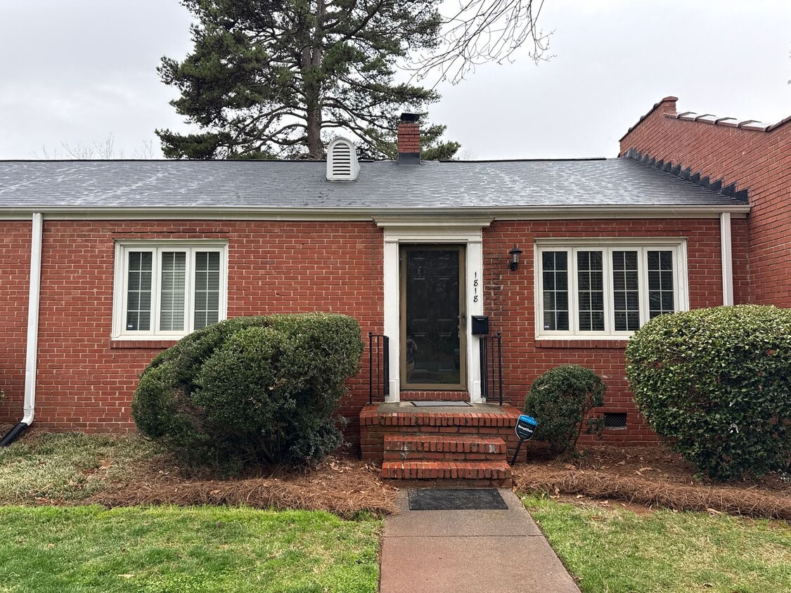 Primary Photo - Condo in Myers Park Area!