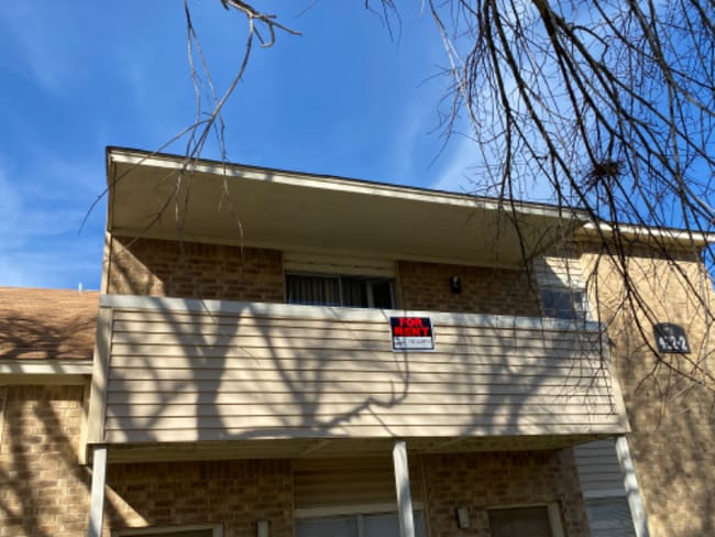 Building Photo - 402 Summer Ct