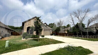 Building Photo - 5521 Capilano Ct