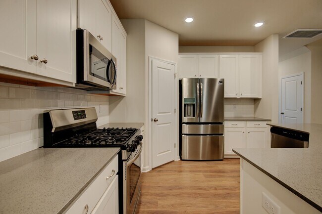 Building Photo - 14061 Castle Nook Dr