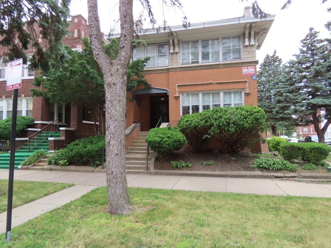 Foto principal - 8000 S Sangamon St
