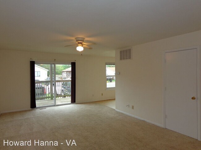 Building Photo - 4632 Coronet Ave