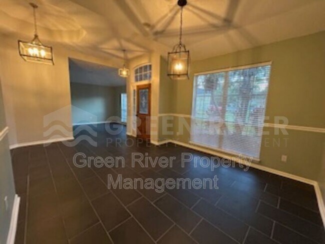Building Photo - 1559 Lakeway Dr