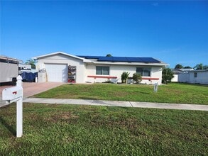 Building Photo - 2441 Beacon Dr