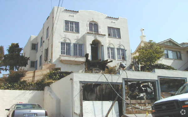 Building Photo - 524 E 21st St