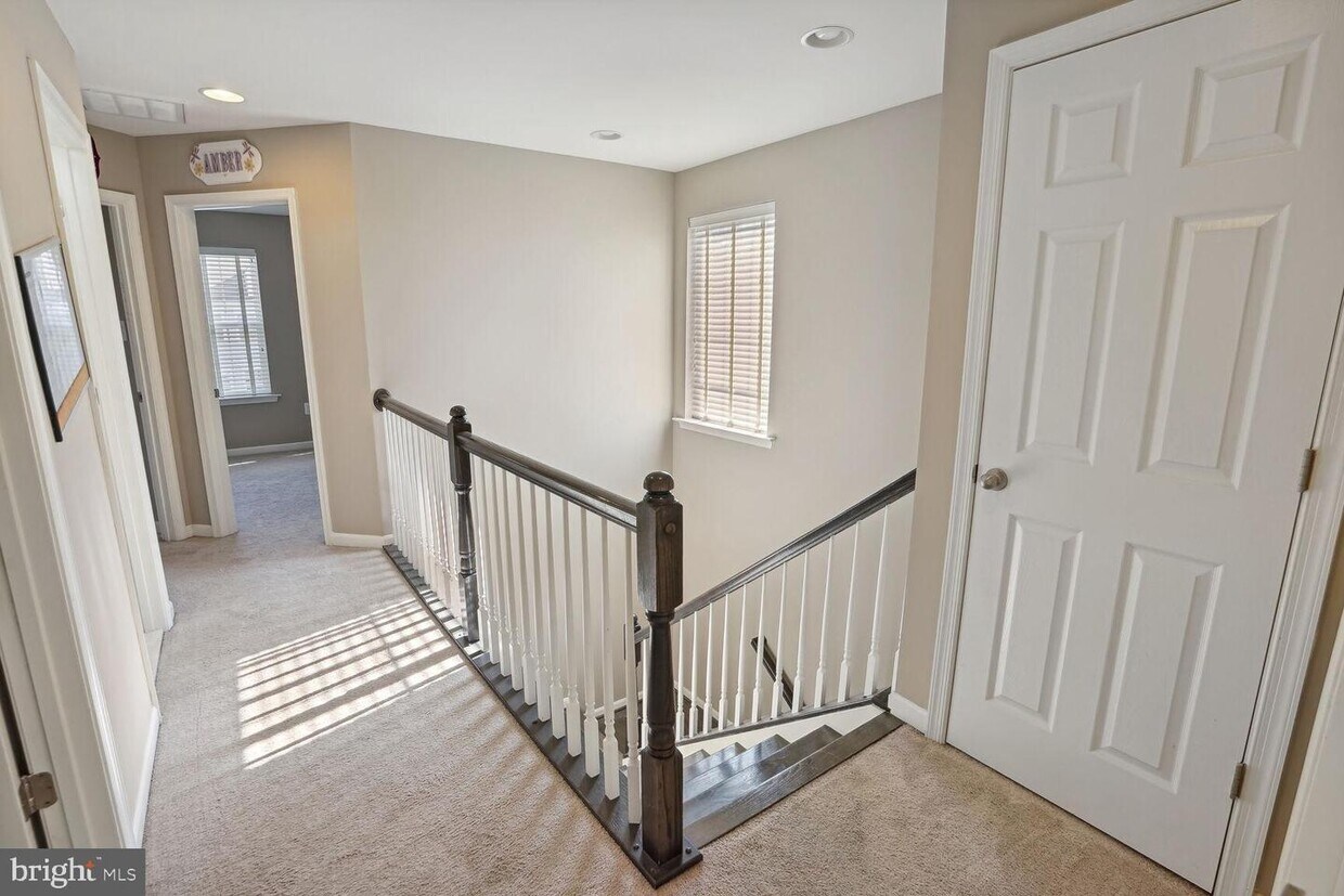 6806 Bryson Cir, Haymarket, VA 20169 Townhome Rentals in Haymarket VA