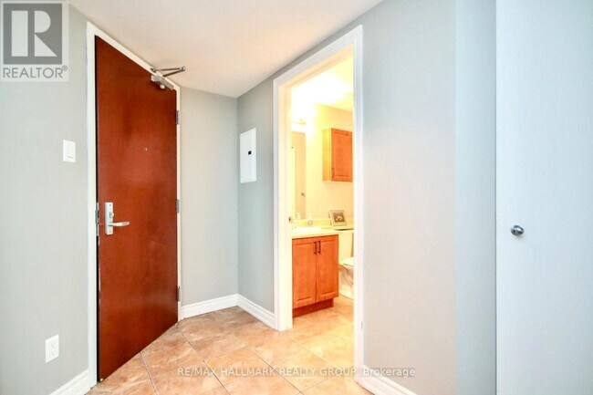 Building Photo - 234 Rideau St