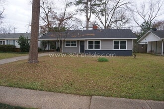 Building Photo - 3743 Greenway Pl