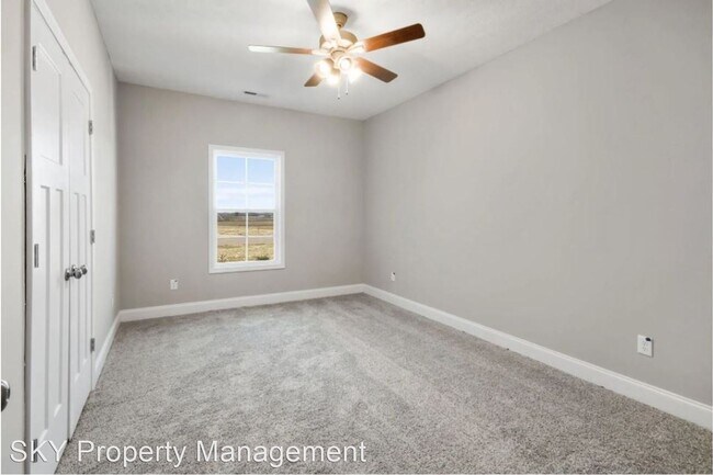 Building Photo - 4 br, 2 bath House - 406 St. George Way