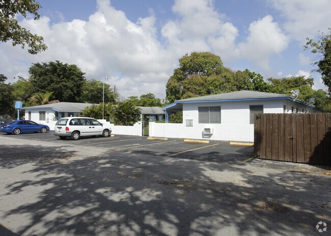 Foto del edificio - 1005-1015 NE 127th St