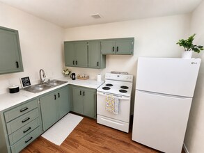 Building Photo - 2602 6th Ave
