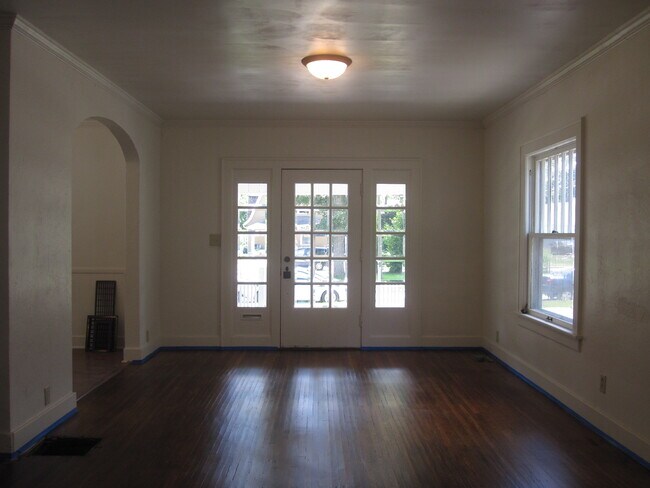 Foto del edificio - 1534 W High St