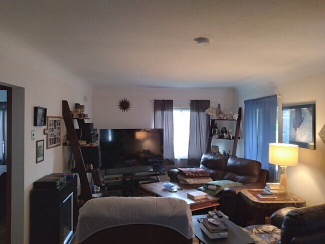 Foto del edificio - 16909 Albers Ave