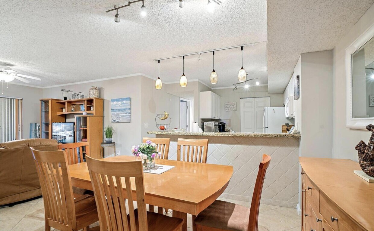 Building Photo - 266 Village Blvd