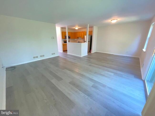 Foto del edificio - 102 Orchid Ln