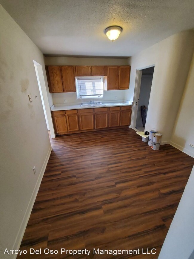 Building Photo - 3 br, 1 bath House - 1303 Menaul BLVD