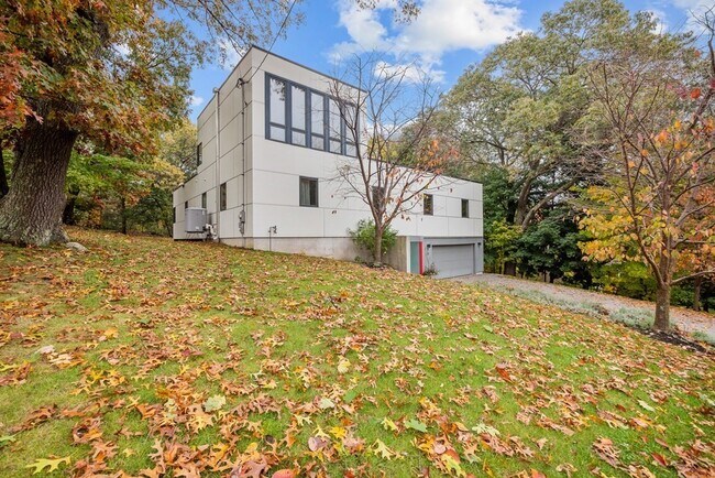 Building Photo - 35 Thornberry Rd