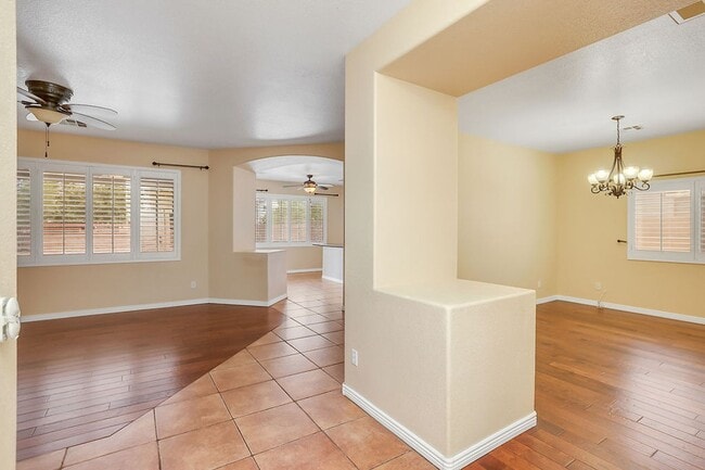 Photo - Queen Creek beauty! House