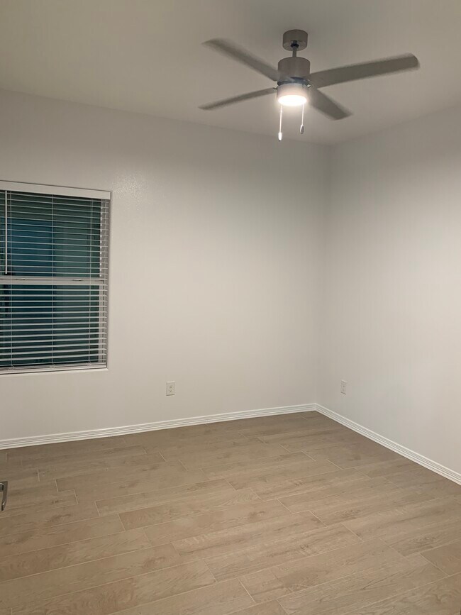 Dormitorio - 918 N Spruce St