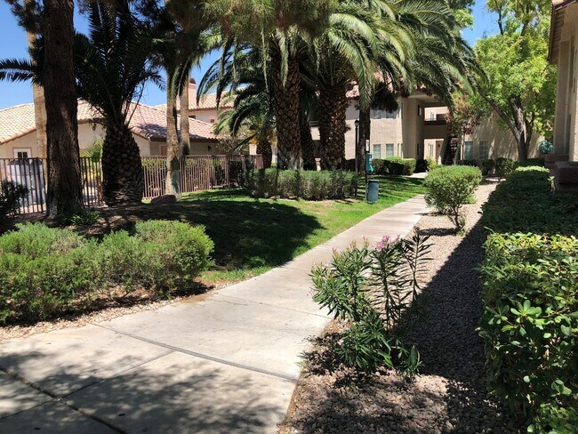Foto del edificio - 6500 W Lake Mead Blvd