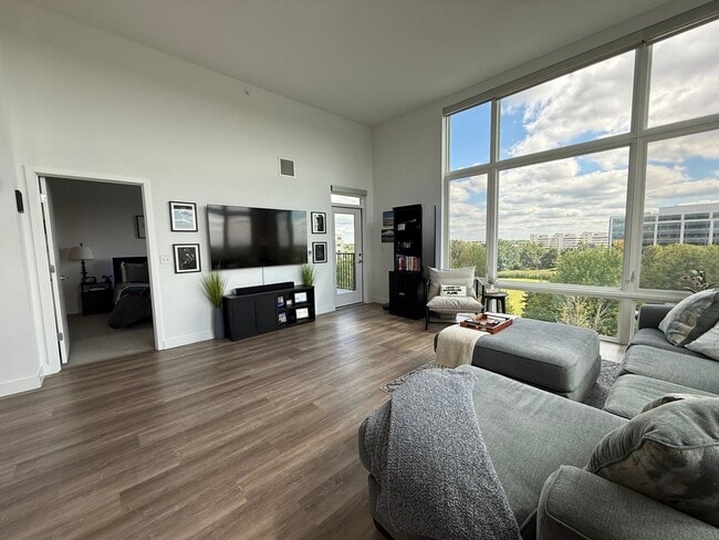 Foto del edificio - 2132 City Gate Ln