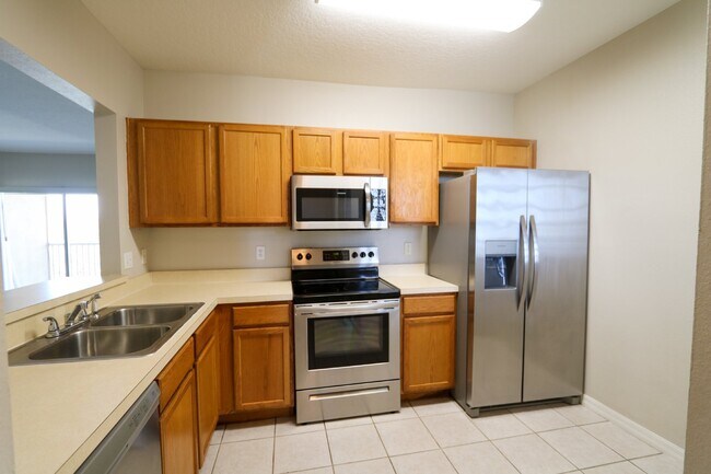 Building Photo - 3 bed 2 bath condo in the Villages of Bloo...
