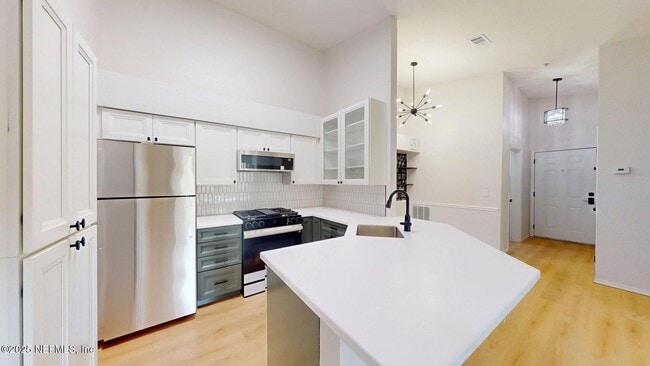 Building Photo - 13810 Sutton Park Dr N