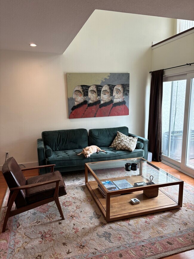 Foto del edificio - 10926 Bluffside Dr