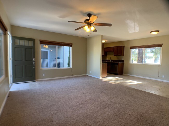 Foto del edificio - 7594 Park Ridge Blvd