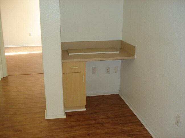 Building Photo - 508 Belmont Pl