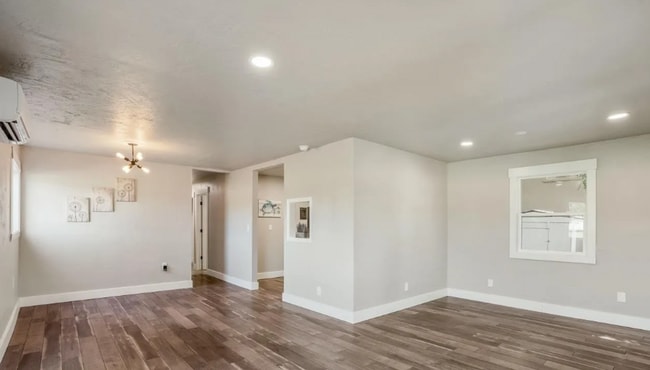 Building Photo - Charming Craftsman-Style Home in Boise 837...