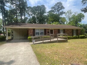 Building Photo - 916 Bingham Dr