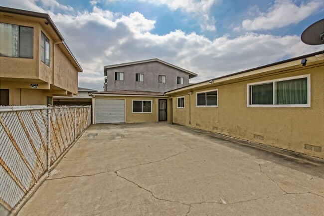 Foto del edificio - 11864 Manor Dr