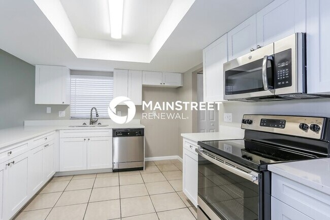 Building Photo - 3 Bedroom Pet-Friendly Home in Brandon, FL...