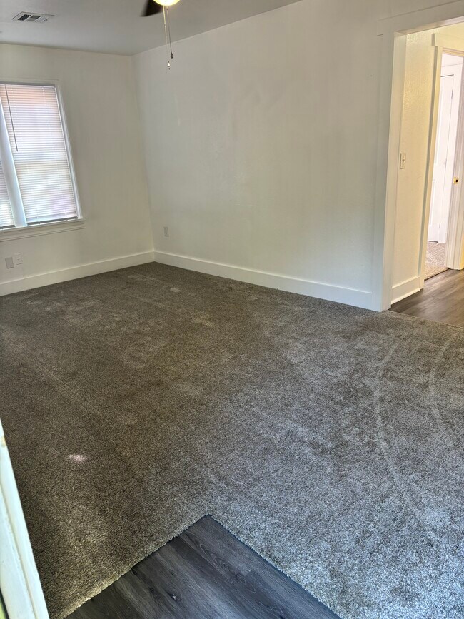 Sala de estar - 236 S Lowry St