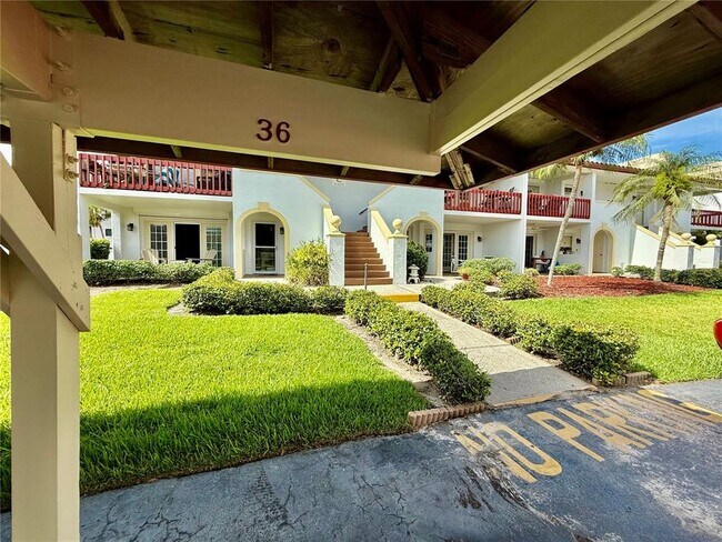 Foto del edificio - 10500 Village Dr