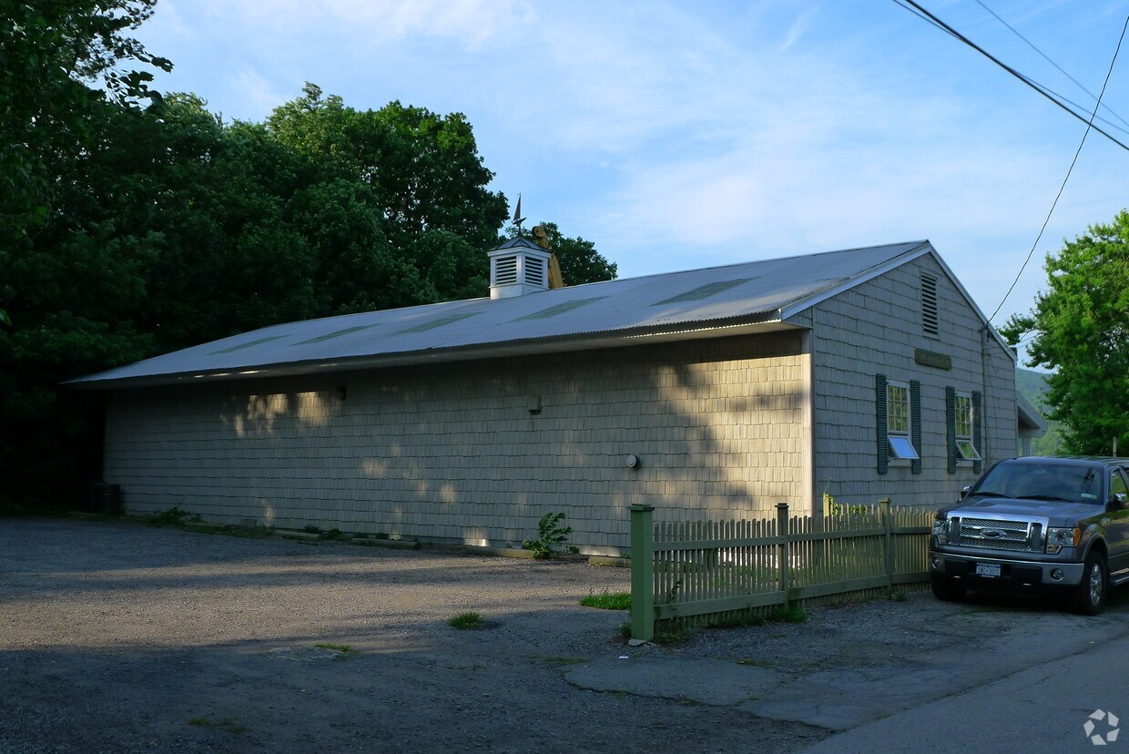 Building Photo - 32 West St