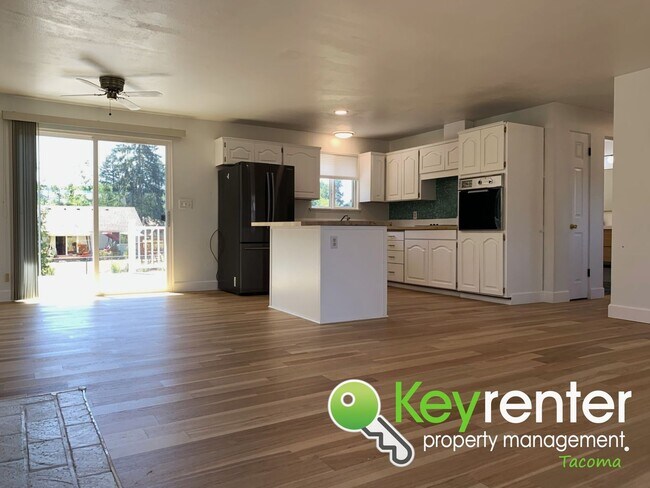 Foto del edificio - Renovated Rambler in Steilacoom Oasis