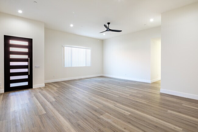 Building Photo - 13680 Mark Dr