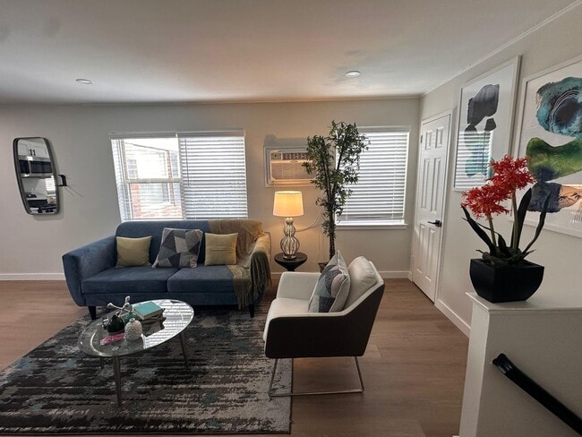 Interior Photo - Lakeview Apartments