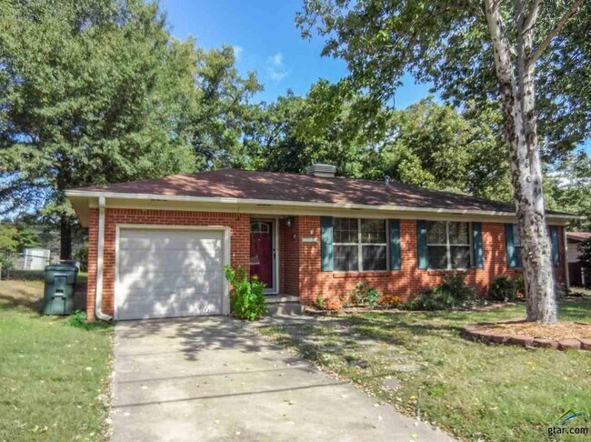 Building Photo - 1532 E Hankerson St