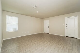 Building Photo - 7347 Plata Cir