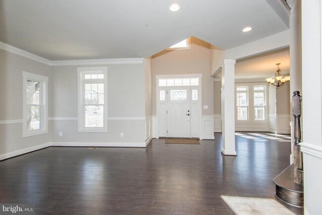 Building Photo - 7408 Bethune St