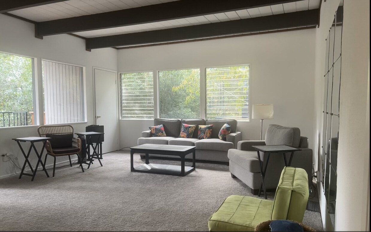 Primary Photo - 6956 Sayre Dr